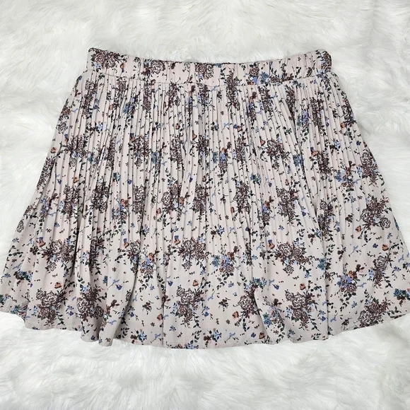 Twik Pleated Floral Mini Skirt Size Medium - Picture 4 of 7